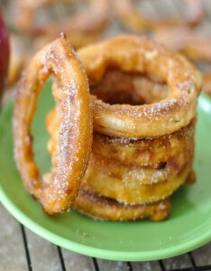 Apple Cinnamon Rings from Crumbs and tales